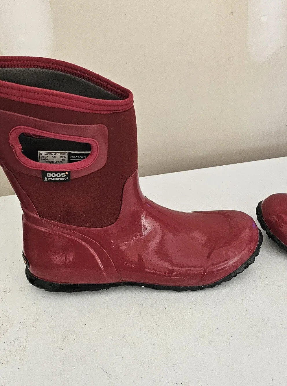 Bogs Women's Red Mid-Calf Waterproof Rain Boots Size 11